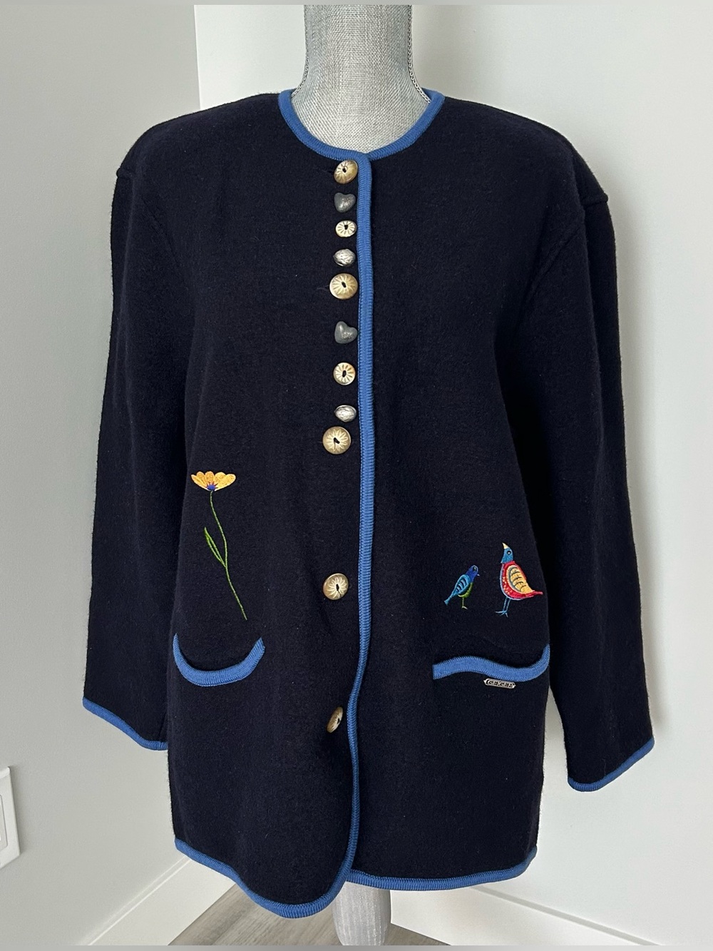 Geiger Size 40 Wool Jacket Cardigan Coat Embroidered Birds Navy Blue Vintage